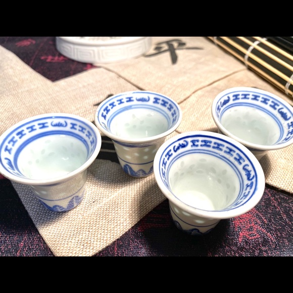 Asian kit with Geisha, tea cups teapot and more... - Picture 12 of 16